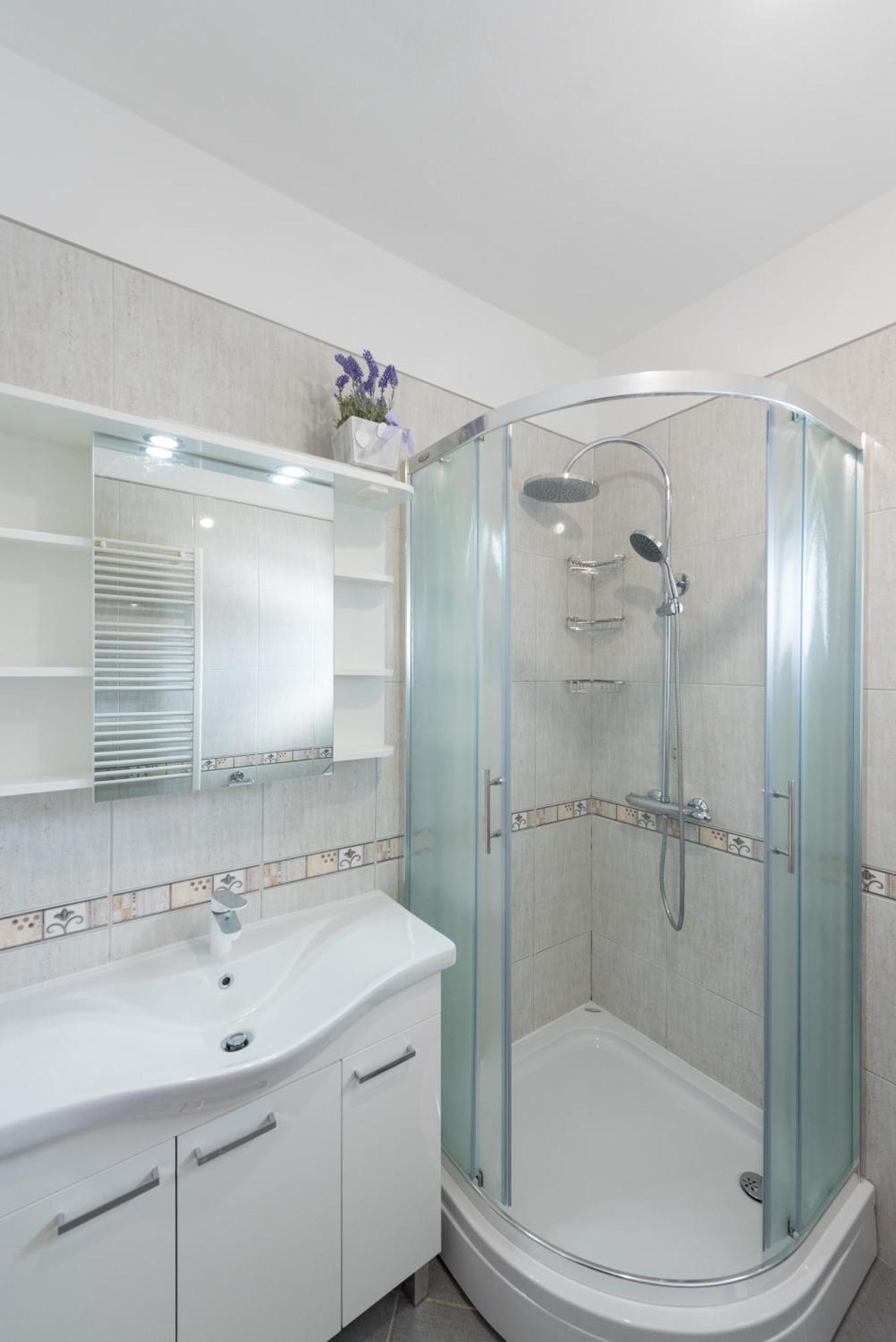 טרוגיר Luxury Apartment With Garden Jacuzzi And Wellness מראה חיצוני תמונה