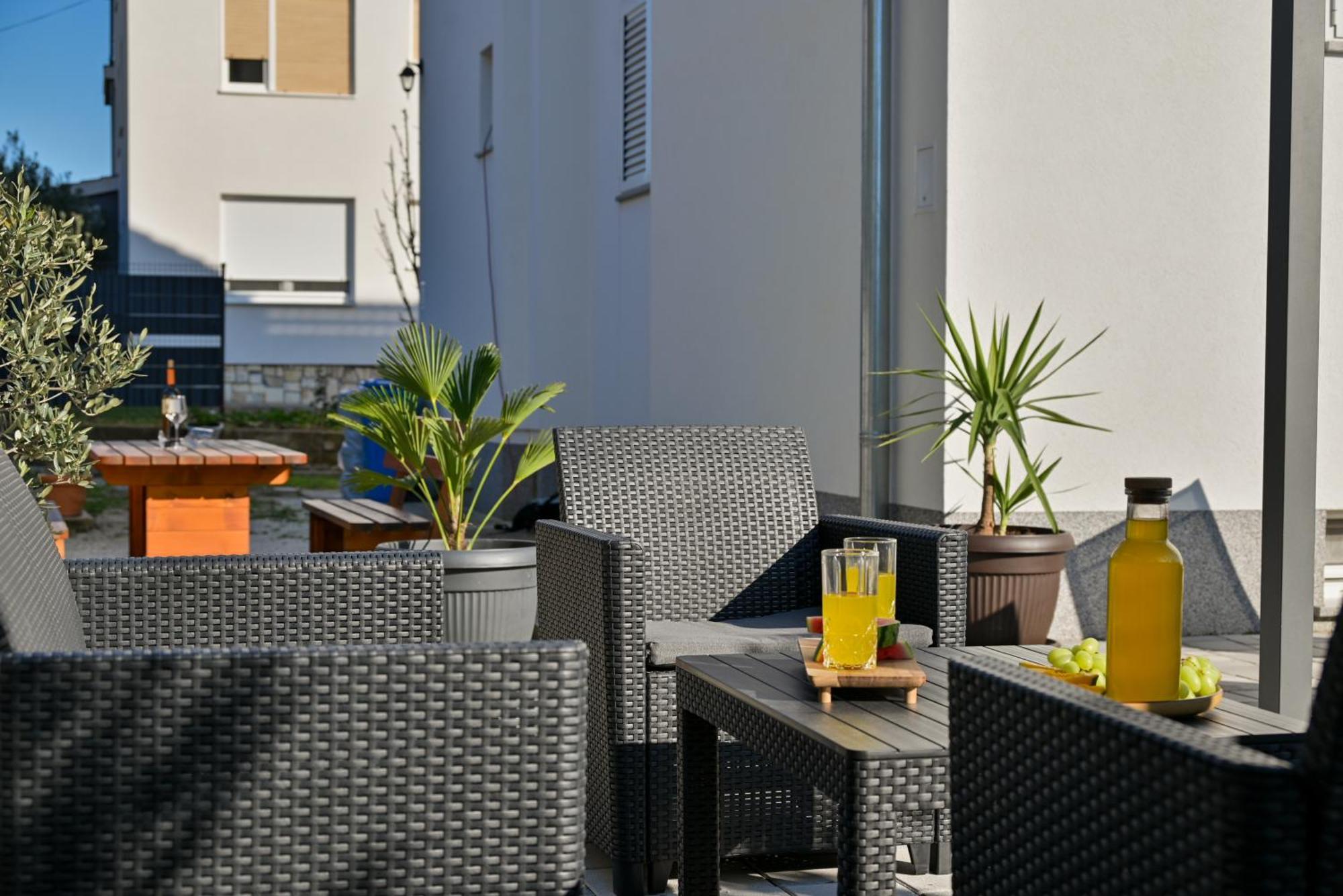 טרוגיר Luxury Apartment With Garden Jacuzzi And Wellness מראה חיצוני תמונה