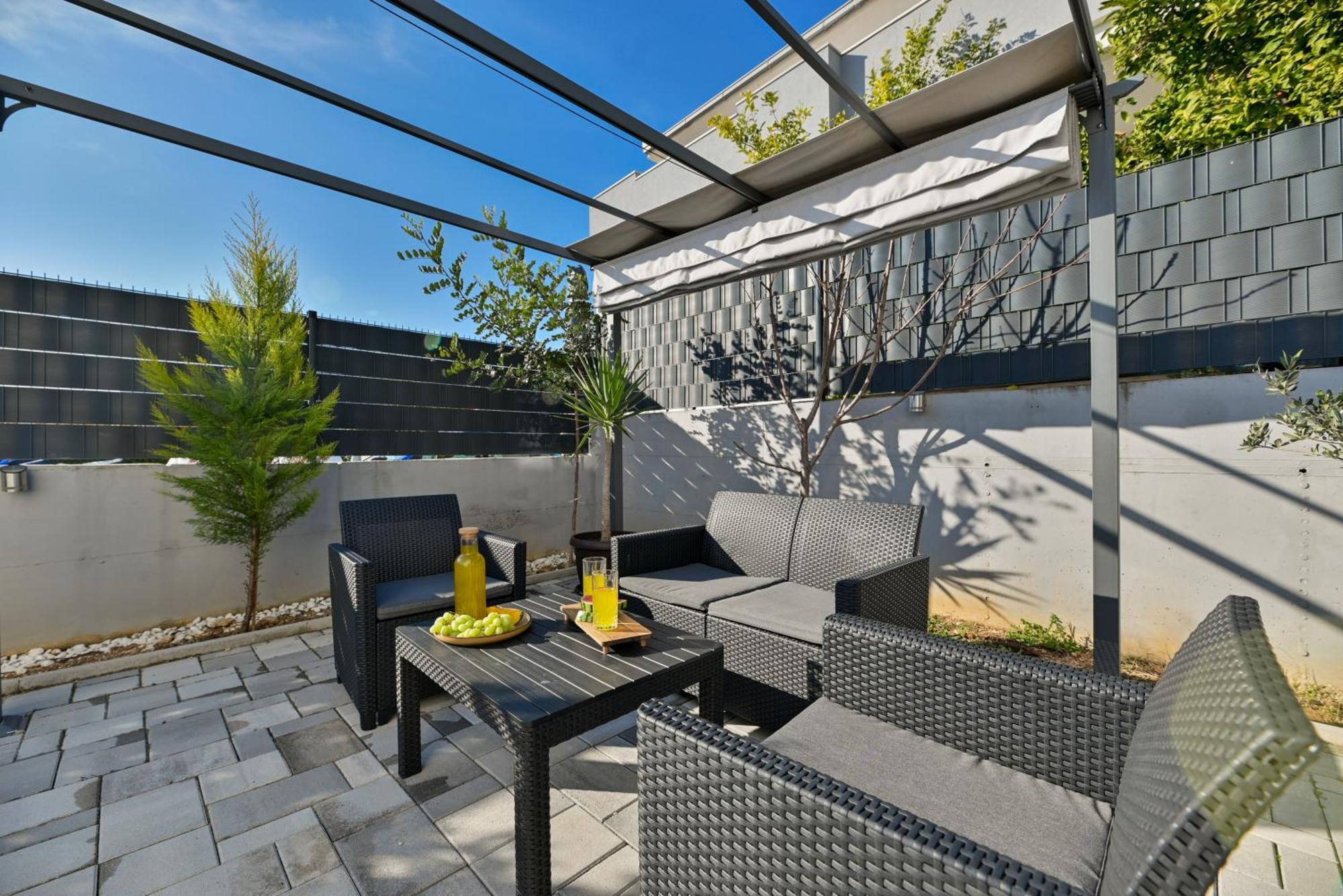 טרוגיר Luxury Apartment With Garden Jacuzzi And Wellness מראה חיצוני תמונה