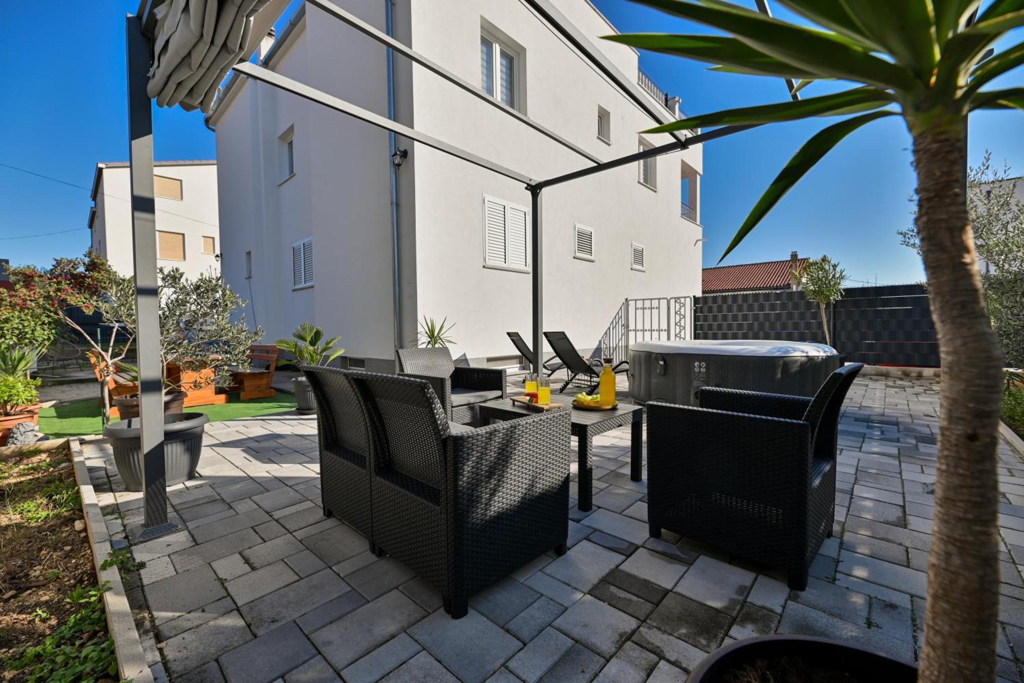 טרוגיר Luxury Apartment With Garden Jacuzzi And Wellness מראה חיצוני תמונה