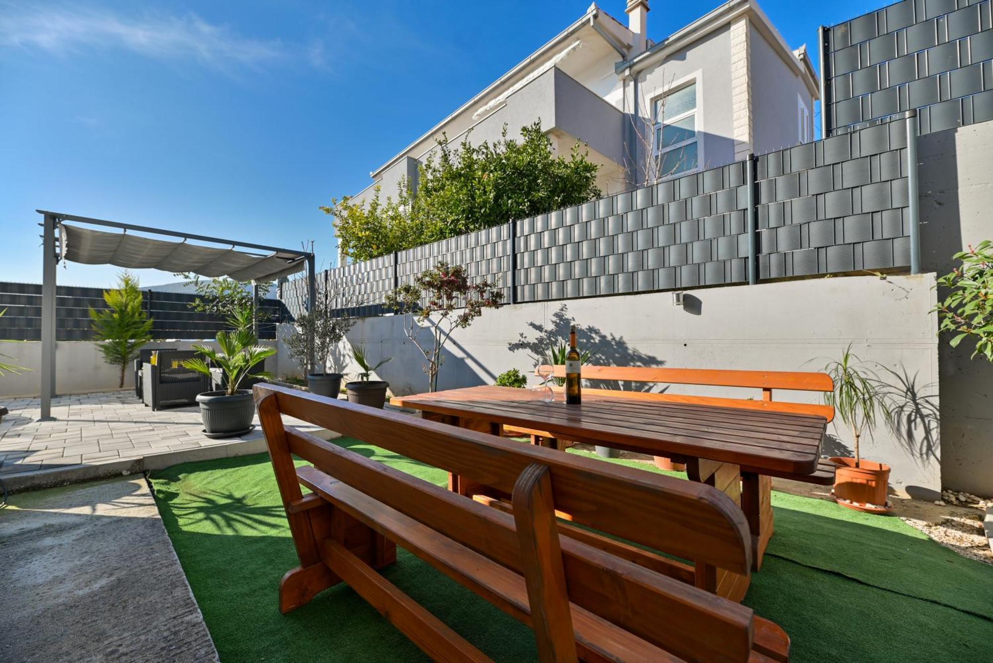 טרוגיר Luxury Apartment With Garden Jacuzzi And Wellness מראה חיצוני תמונה