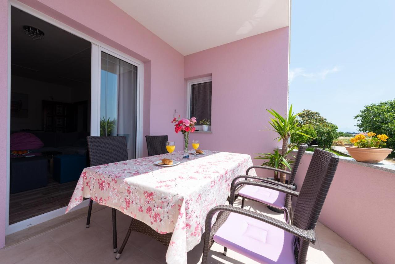טרוגיר Luxury Apartment With Garden Jacuzzi And Wellness מראה חיצוני תמונה